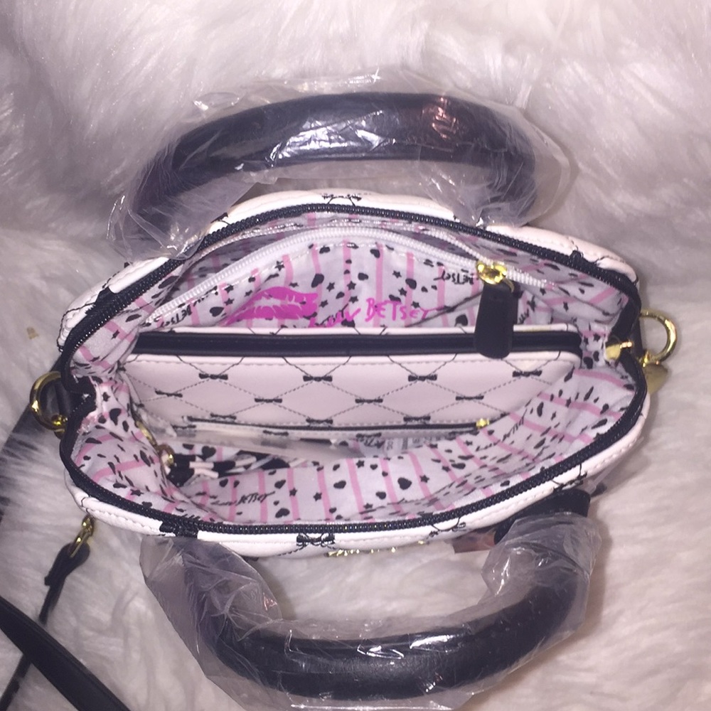 🎉LAST-1👜 BetseyJohnson w/ matching wallet👜💞 - Picture 4 of 8